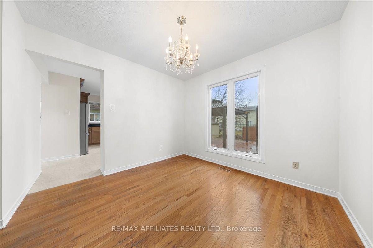 Photo 11 of 1080 Taffy Lane, Ottawa, Convent Glen North — HOMEH