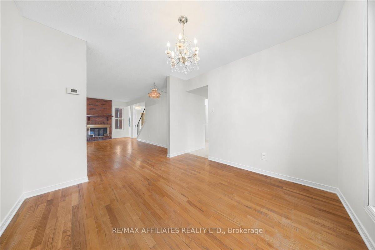Photo 12 of 1080 Taffy Lane, Ottawa, Convent Glen North — HOMEH