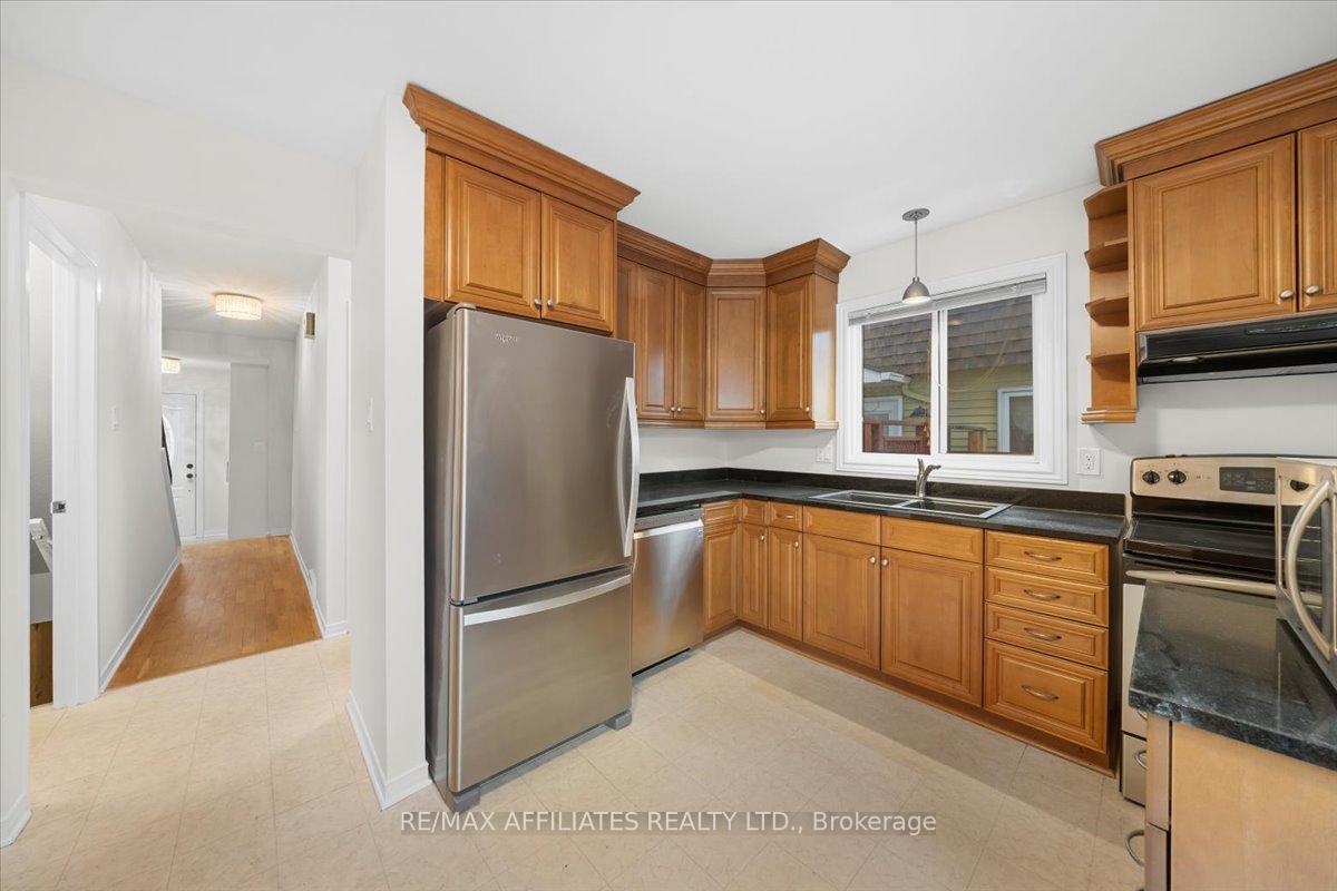 Photo 15 of 1080 Taffy Lane, Ottawa, Convent Glen North — HOMEH