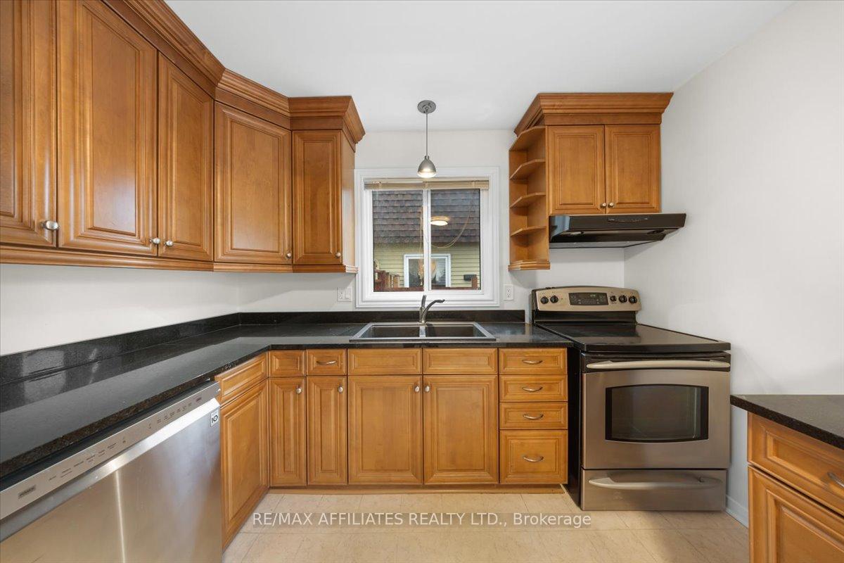Photo 17 of 1080 Taffy Lane, Ottawa, Convent Glen North — HOMEH