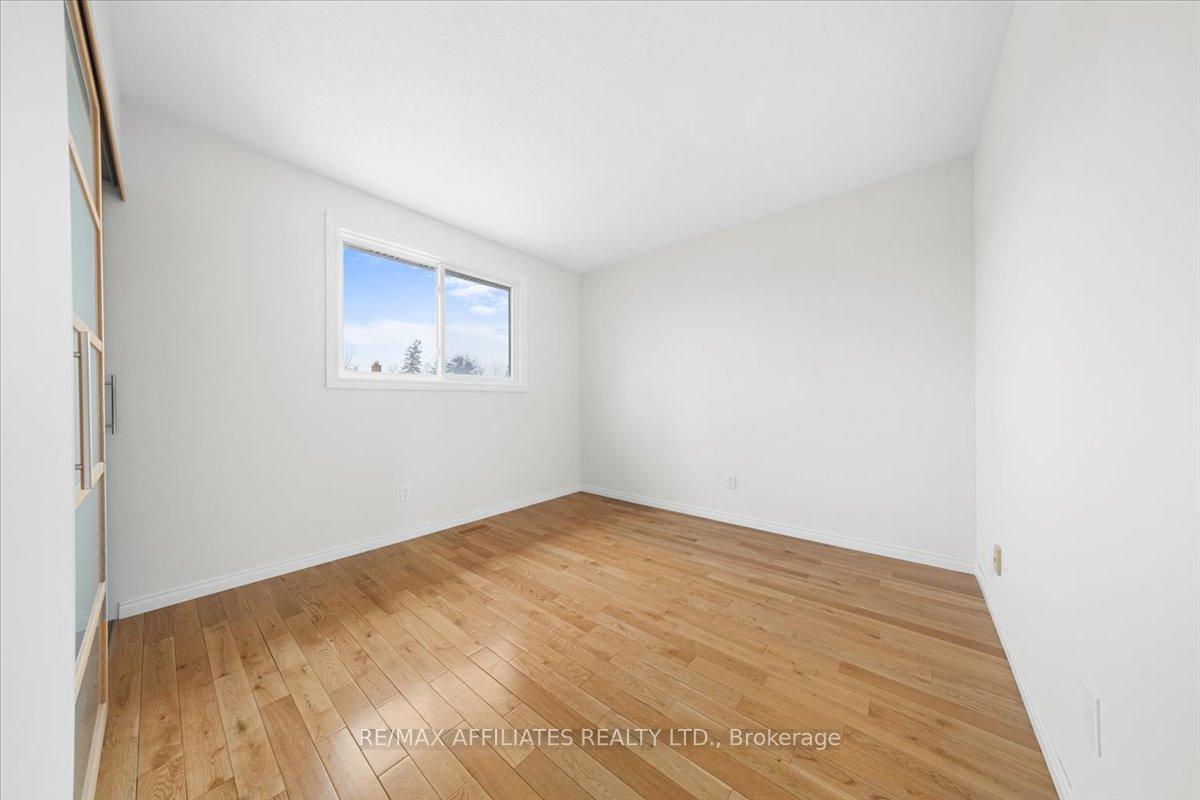 Photo 24 of 1080 Taffy Lane, Ottawa, Convent Glen North — HOMEH