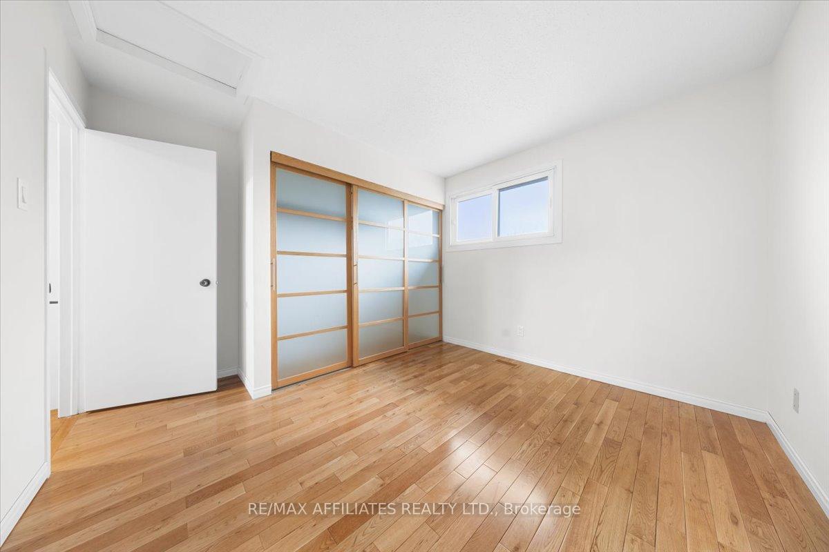 Photo 32 of 1080 Taffy Lane, Ottawa, Convent Glen North — HOMEH