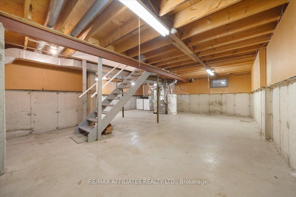 Photo 33 of 1080 Taffy Lane, Ottawa, Convent Glen North — HOMEH