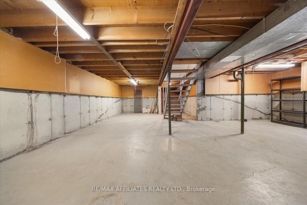 Photo 35 of 1080 Taffy Lane, Ottawa, Convent Glen North — HOMEH