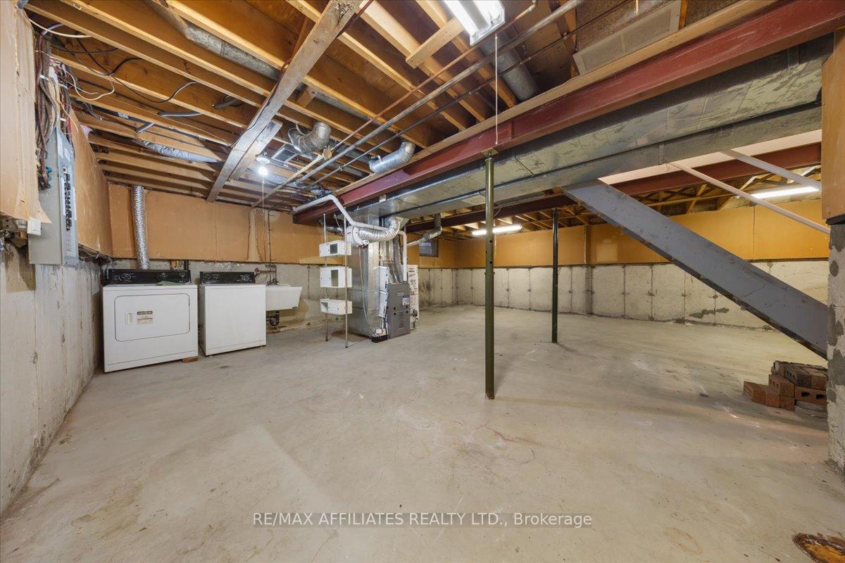 Photo 36 of 1080 Taffy Lane, Ottawa, Convent Glen North — HOMEH