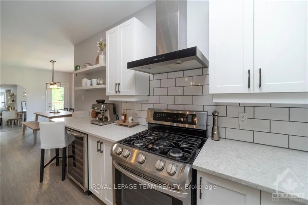 Photo 4 of 313 Moore Crescent, Augusta, Augusta Twp — HOMEH