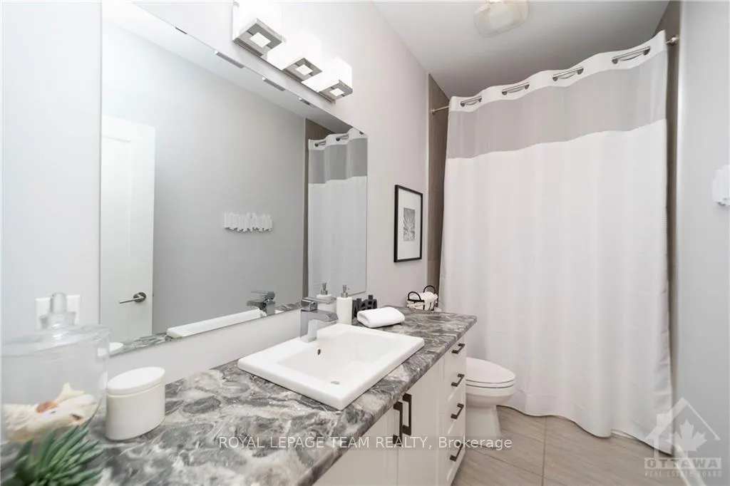 Photo 5 of 313 Moore Crescent, Augusta, Augusta Twp — HOMEH