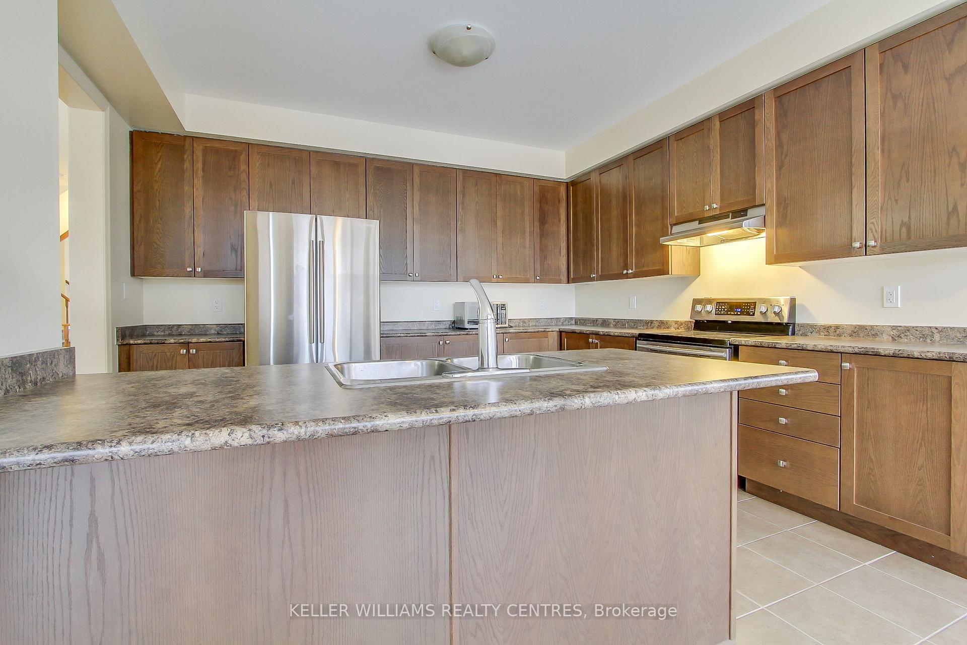 Photo 10 of 29 Treetops Boulevard, New Tecumseth, Rural New Tecumseth — HOMEH
