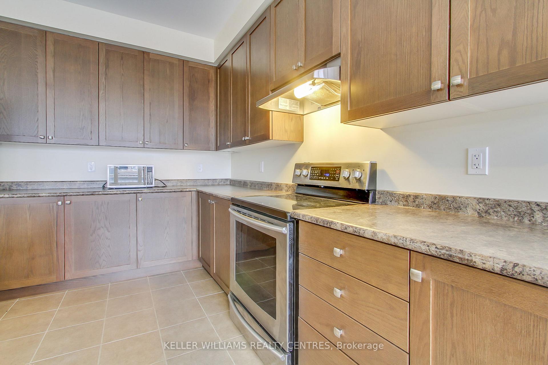 Photo 11 of 29 Treetops Boulevard, New Tecumseth, Rural New Tecumseth — HOMEH