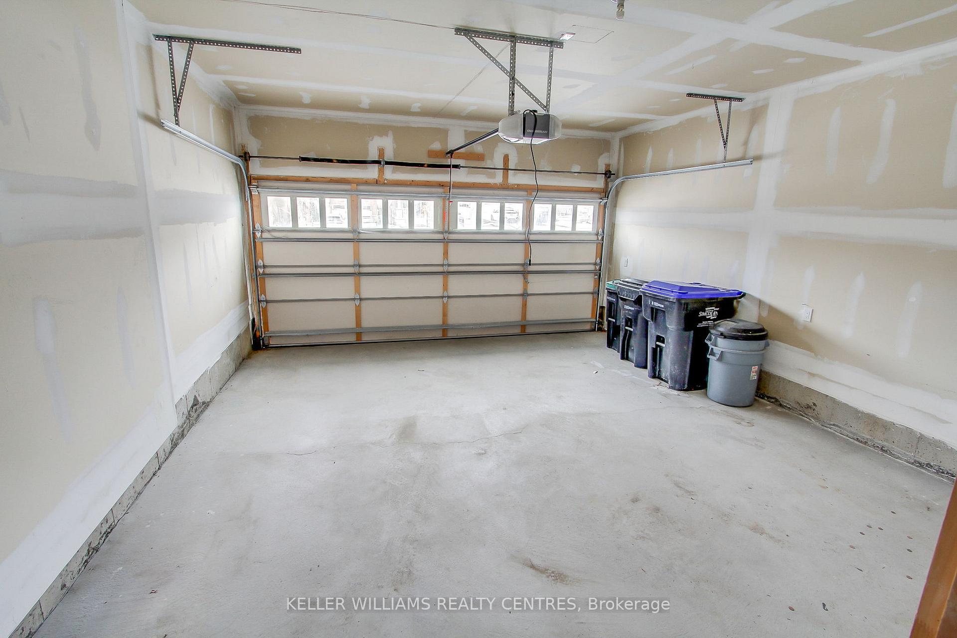 Photo 37 of 29 Treetops Boulevard, New Tecumseth, Rural New Tecumseth — HOMEH