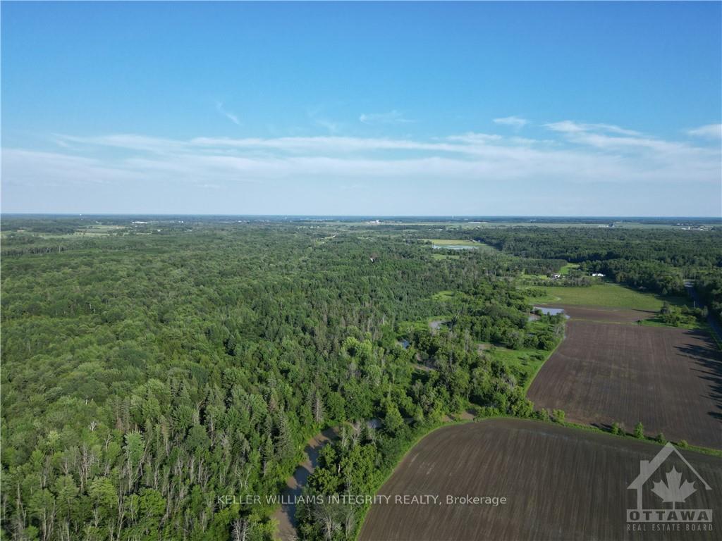 Photo 11 of 2385 Emmett Road, Ottawa, Cumberland West — HOMEH