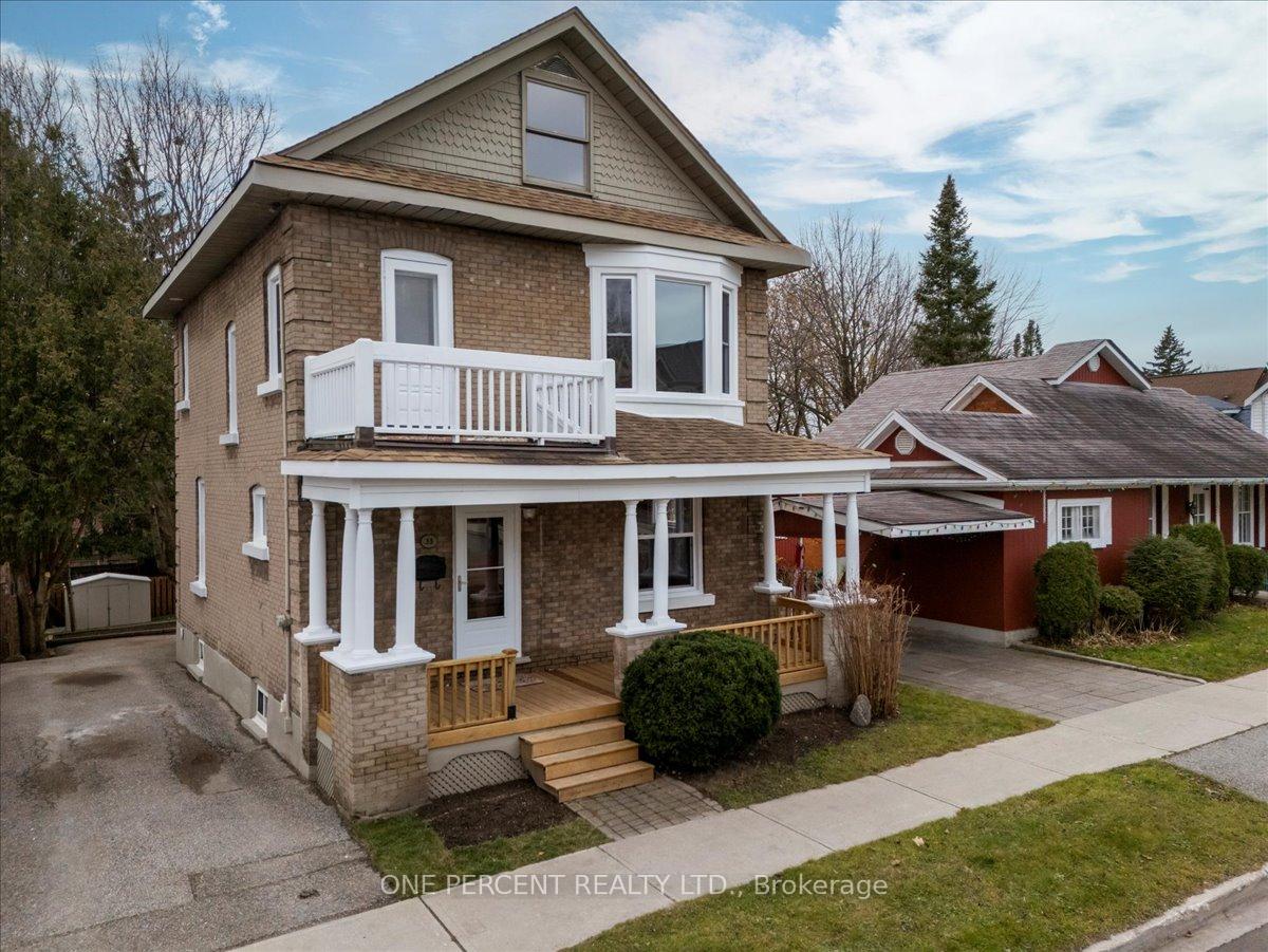 Photo 2 of 33 Penetang Street, Orillia — HOMEH