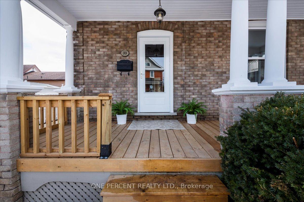 Photo 5 of 33 Penetang Street, Orillia — HOMEH