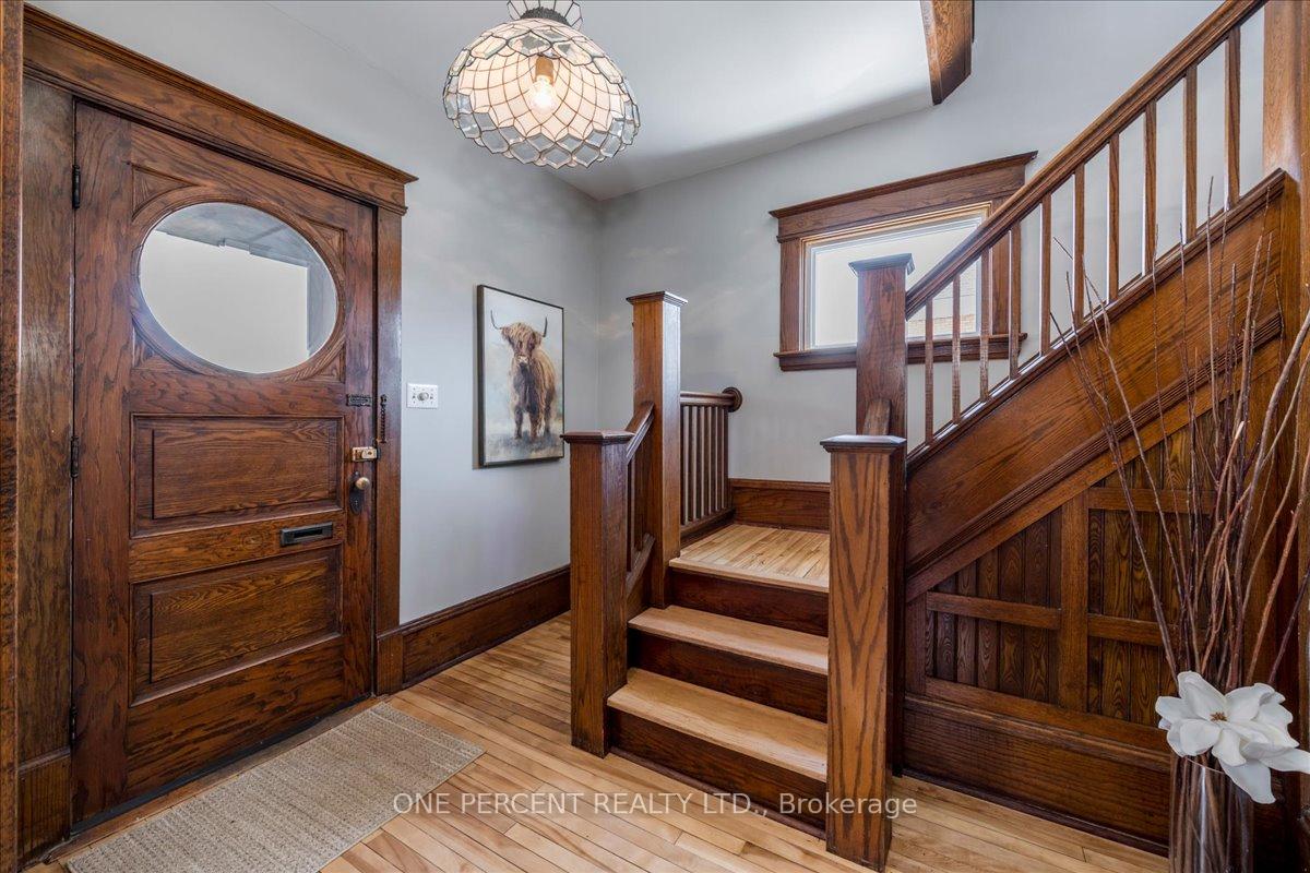 Photo 6 of 33 Penetang Street, Orillia — HOMEH