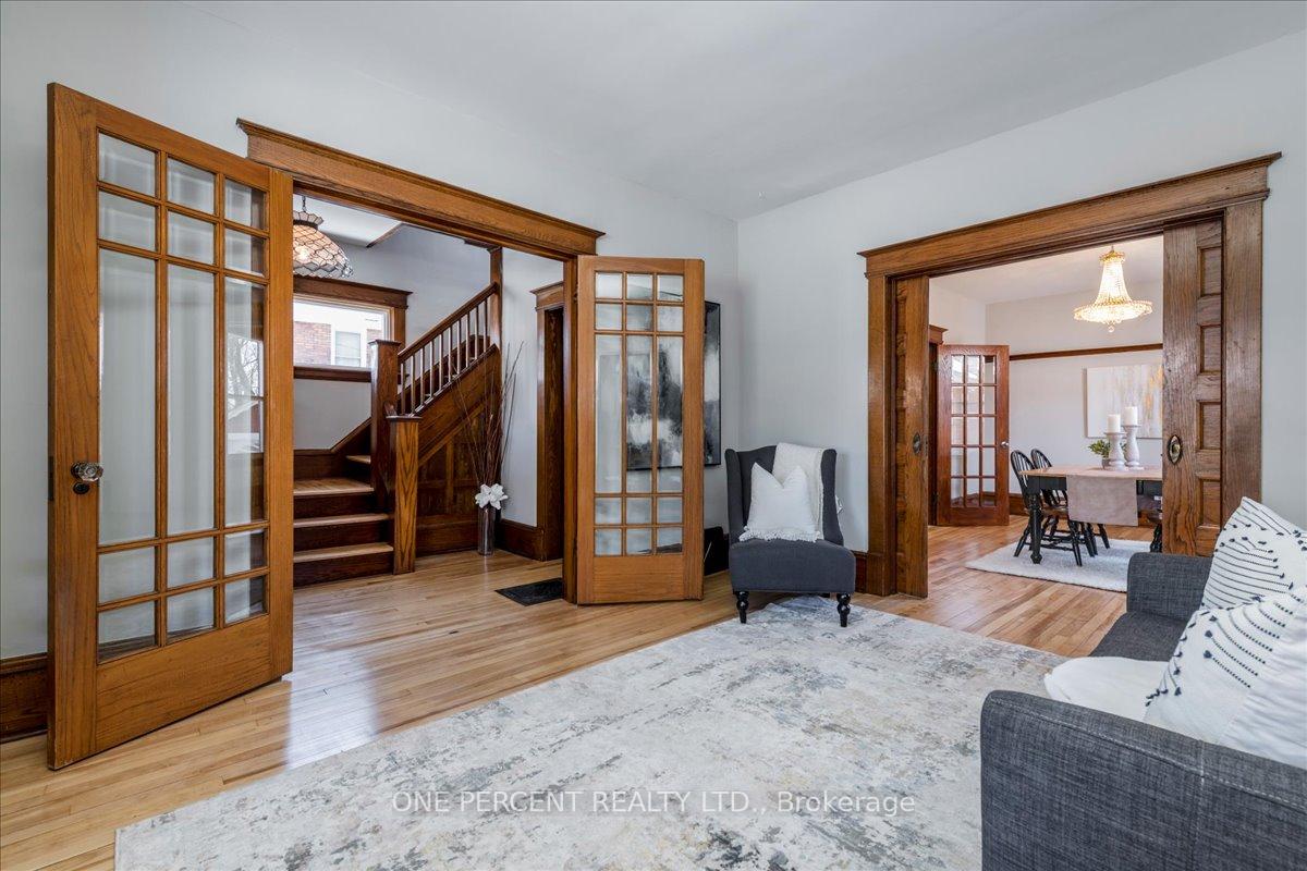 Photo 8 of 33 Penetang Street, Orillia — HOMEH