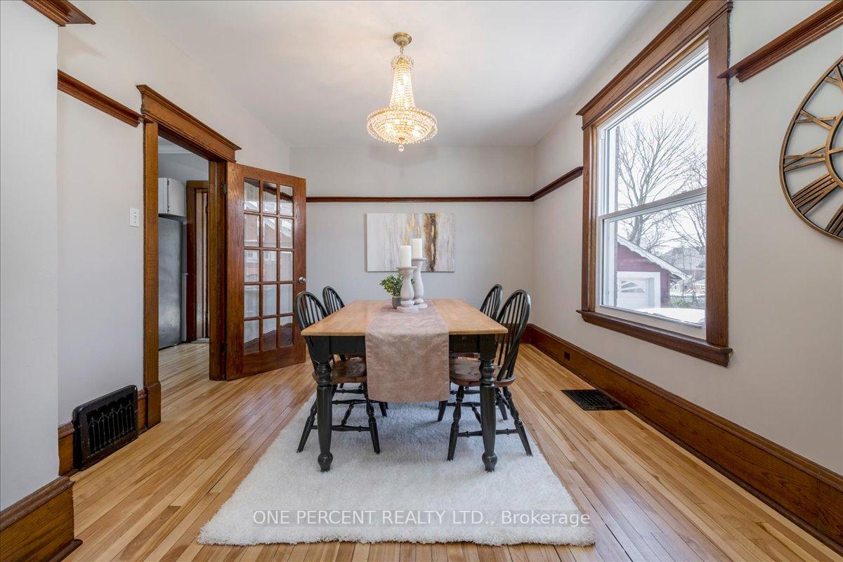 Photo 11 of 33 Penetang Street, Orillia — HOMEH