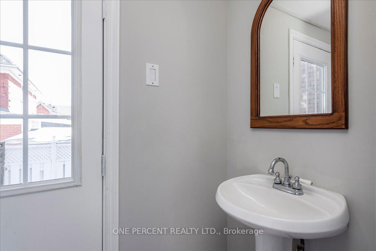 Photo 18 of 33 Penetang Street, Orillia — HOMEH