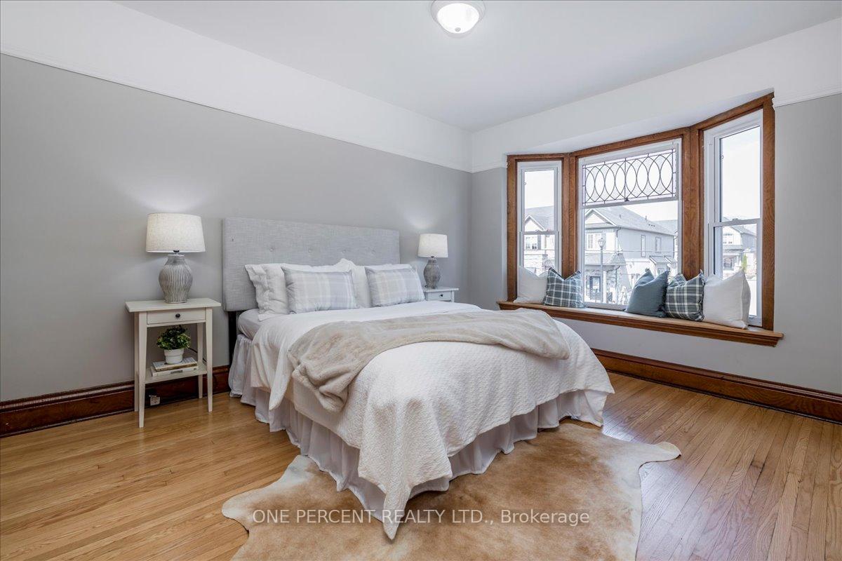 Photo 21 of 33 Penetang Street, Orillia — HOMEH