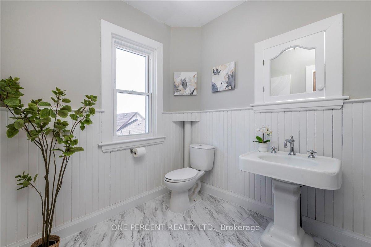 Photo 25 of 33 Penetang Street, Orillia — HOMEH