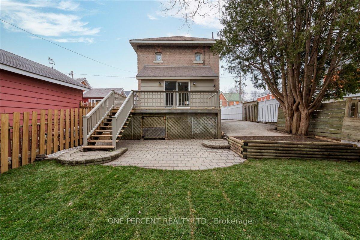 Photo 32 of 33 Penetang Street, Orillia — HOMEH