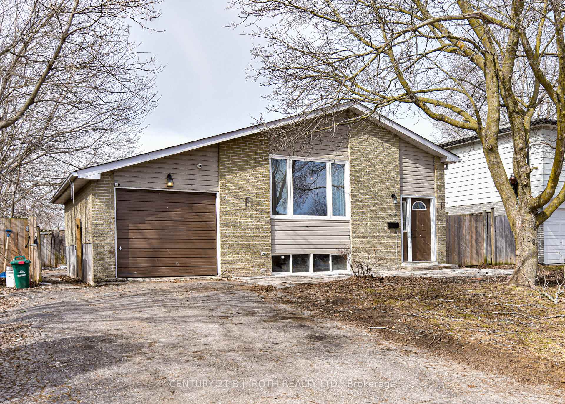 Photo 1 of 389 Raymond Avenue, Orillia — HOMEH