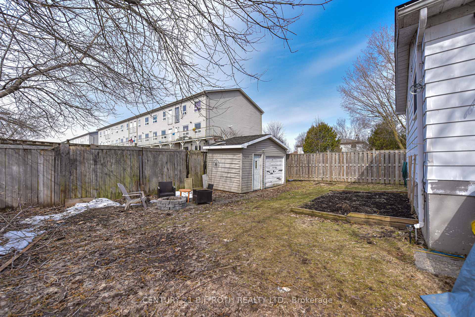 Photo 2 of 389 Raymond Avenue, Orillia — HOMEH