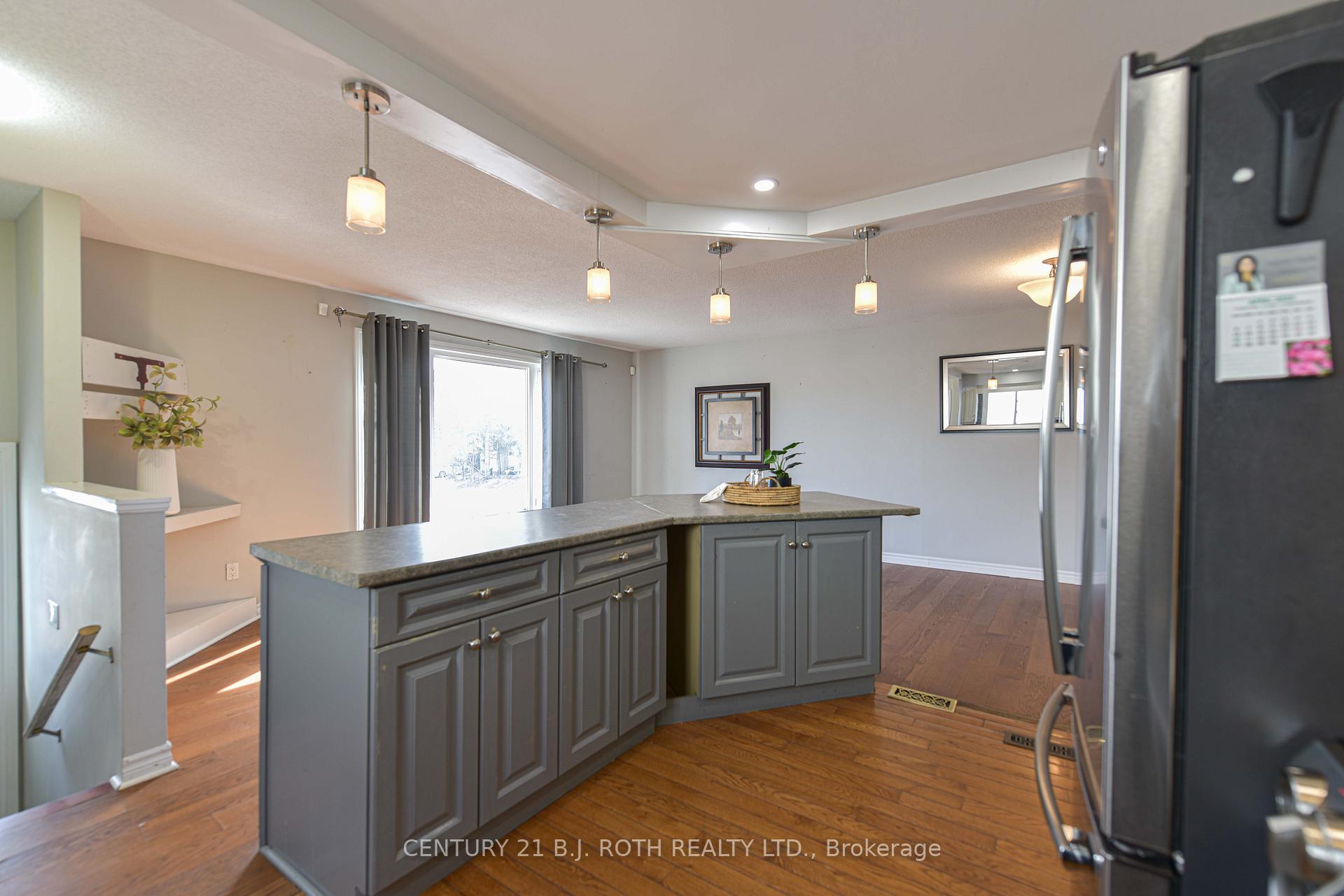 Photo 7 of 389 Raymond Avenue, Orillia — HOMEH