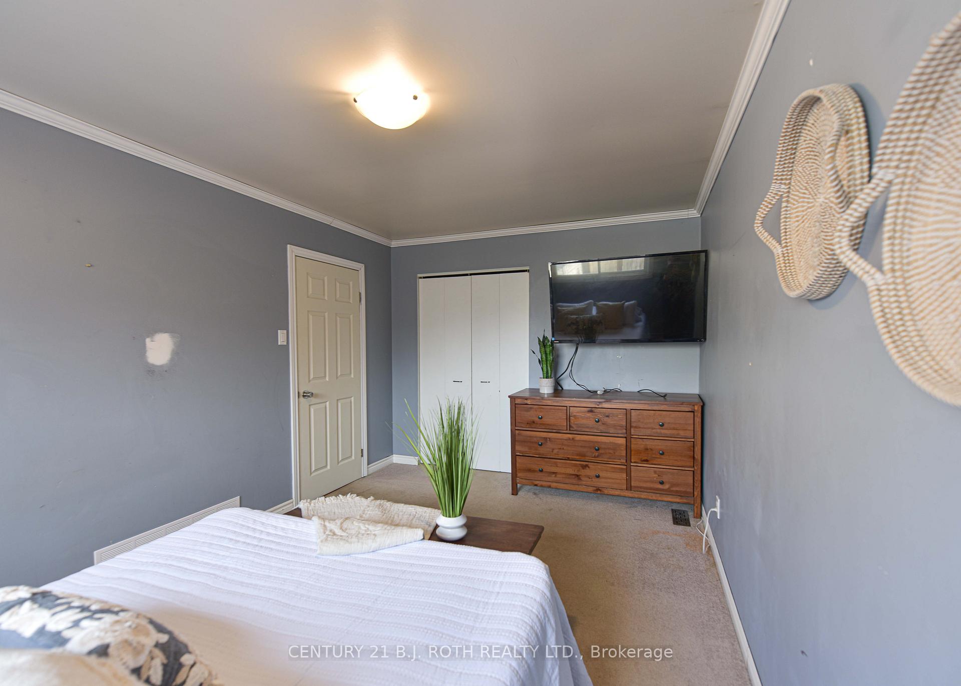Photo 11 of 389 Raymond Avenue, Orillia — HOMEH