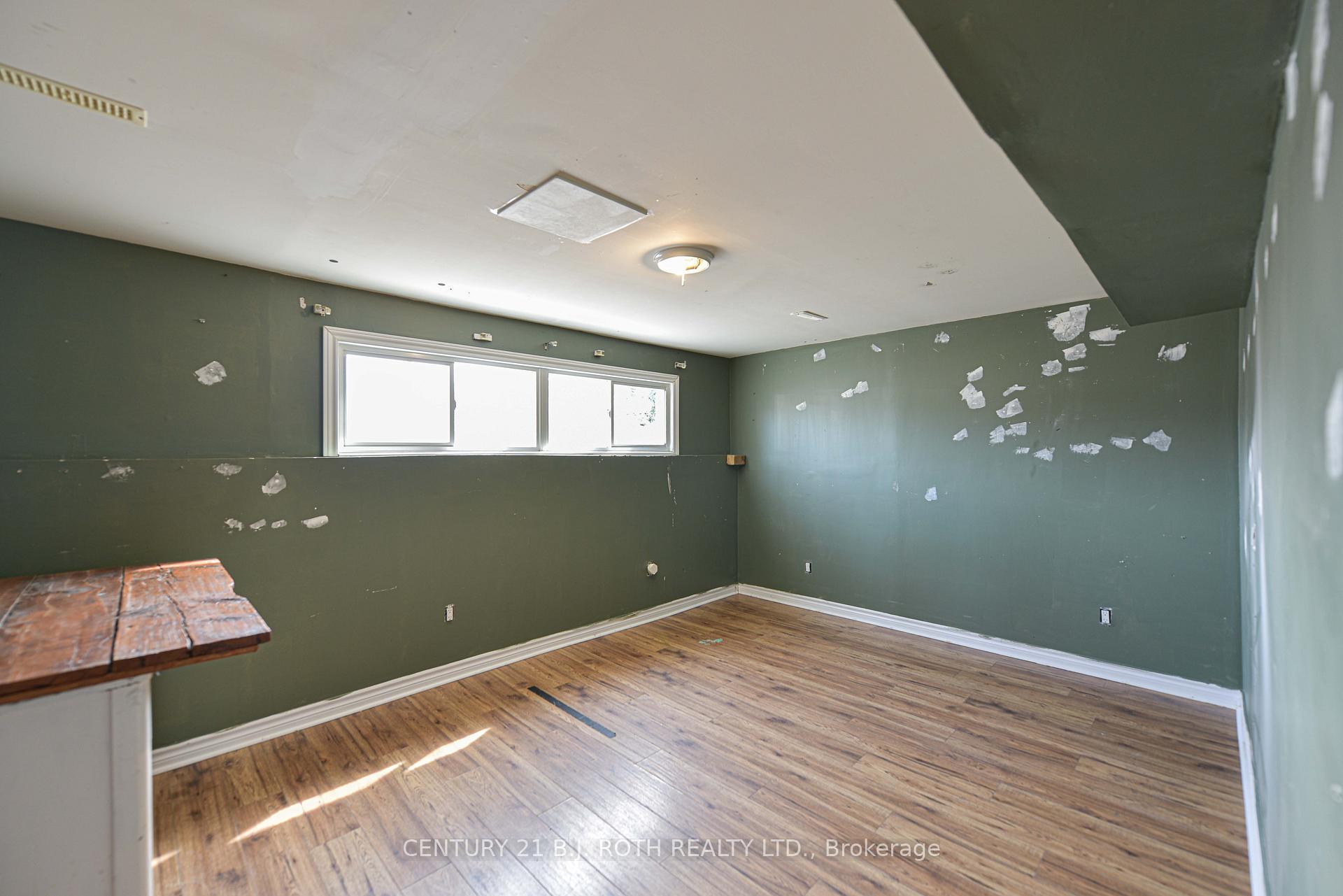 Photo 25 of 389 Raymond Avenue, Orillia — HOMEH