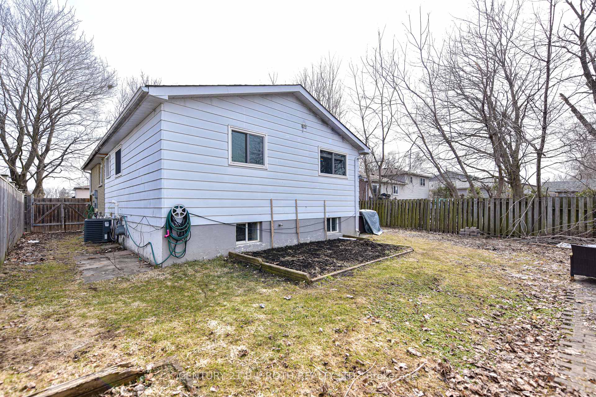 Photo 32 of 389 Raymond Avenue, Orillia — HOMEH