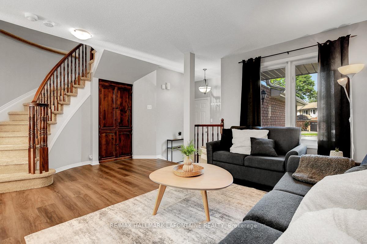 Photo 4 of 446 Lawler Crescent, Ottawa, Chatelaine Village — HOMEH