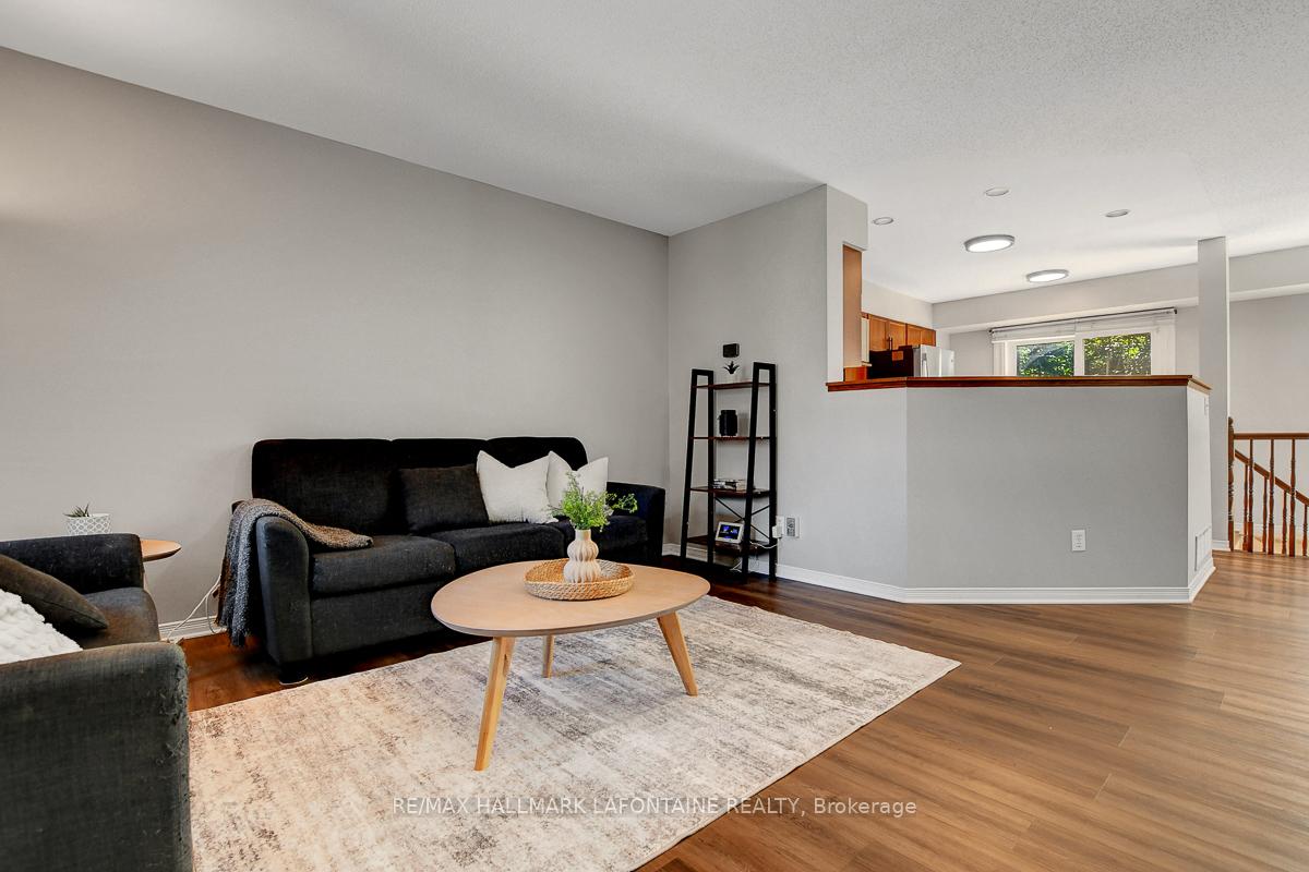 Photo 5 of 446 Lawler Crescent, Ottawa, Chatelaine Village — HOMEH