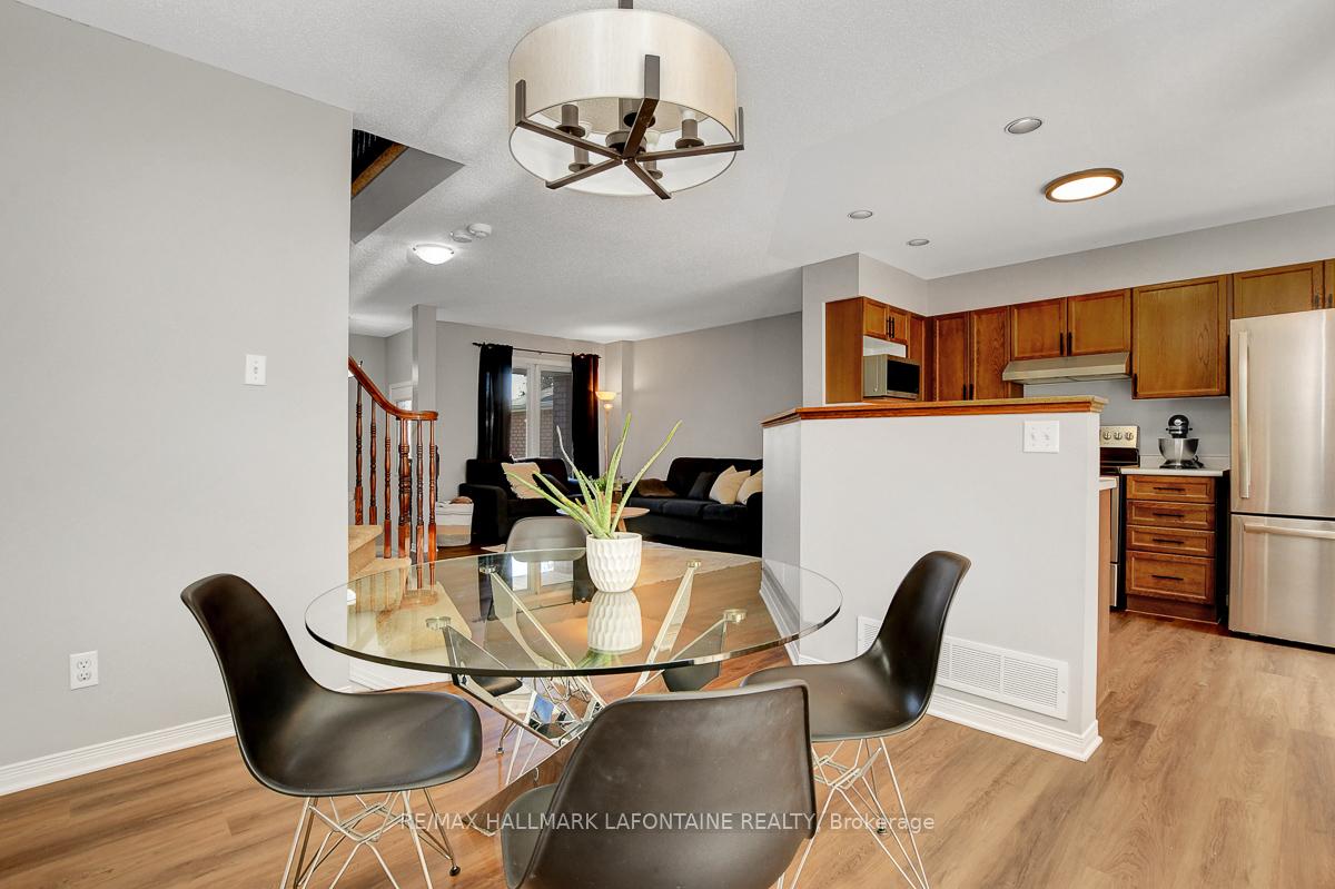 Photo 10 of 446 Lawler Crescent, Ottawa, Chatelaine Village — HOMEH