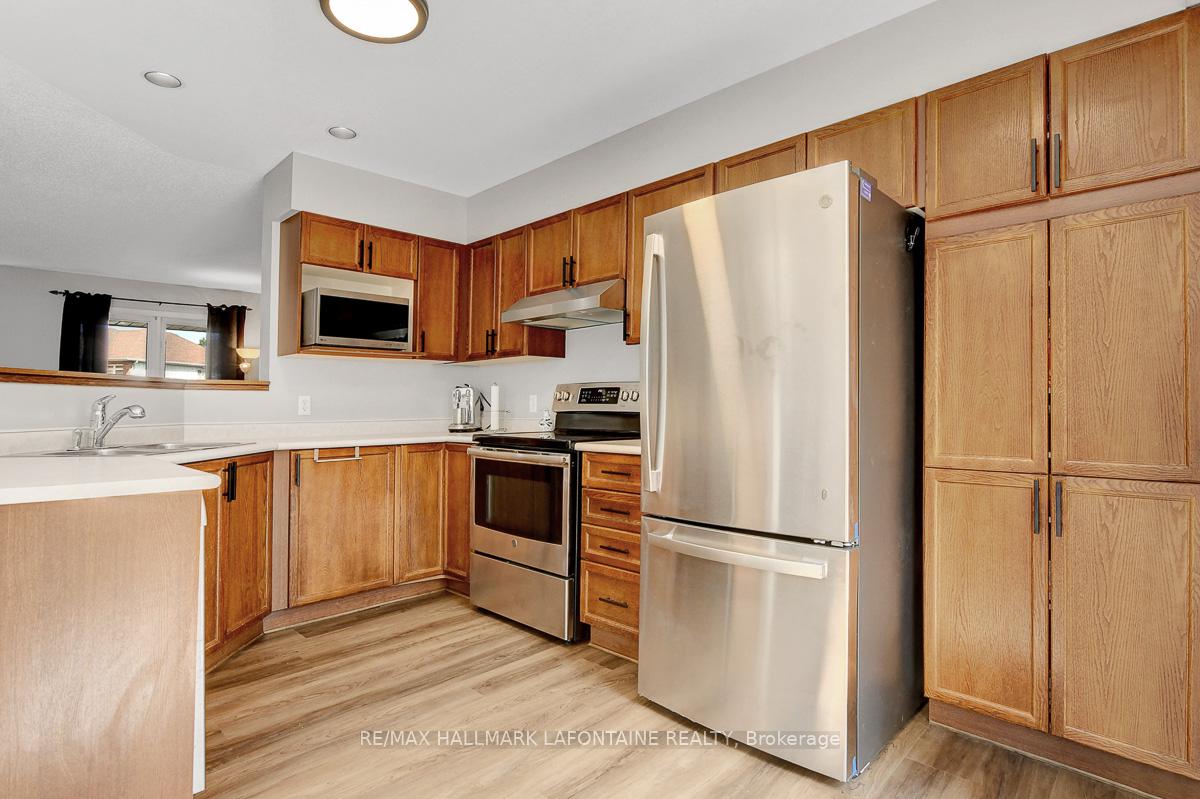 Photo 12 of 446 Lawler Crescent, Ottawa, Chatelaine Village — HOMEH