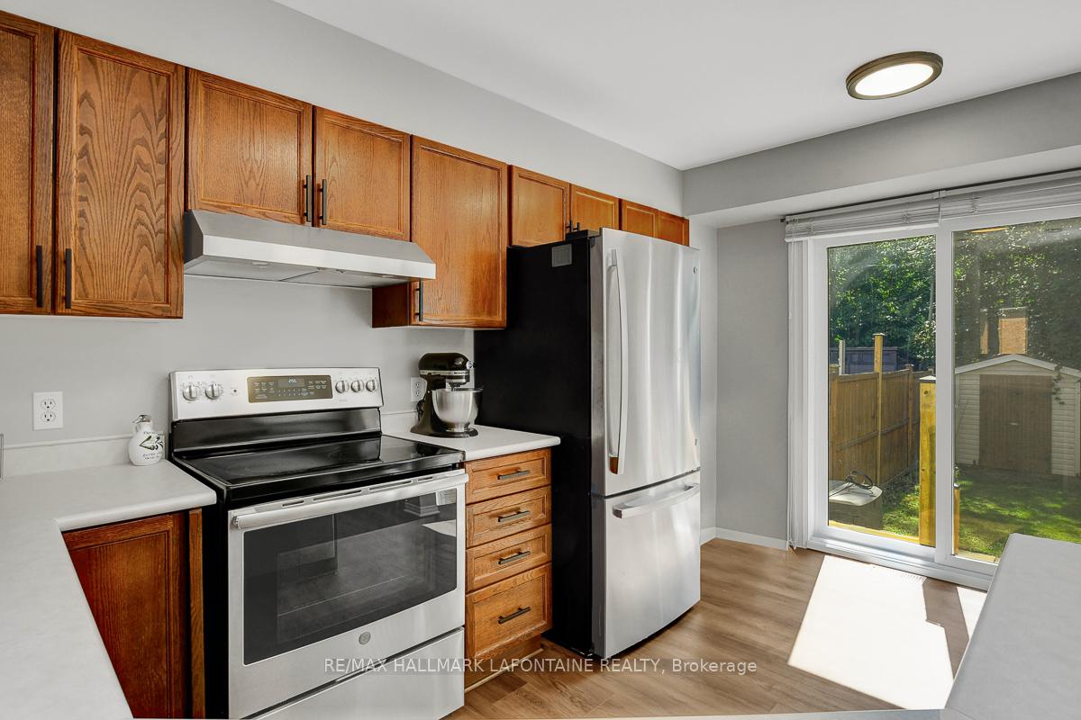 Photo 18 of 446 Lawler Crescent, Ottawa, Chatelaine Village — HOMEH