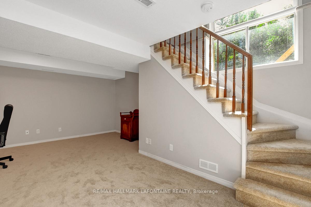 Photo 37 of 446 Lawler Crescent, Ottawa, Chatelaine Village — HOMEH