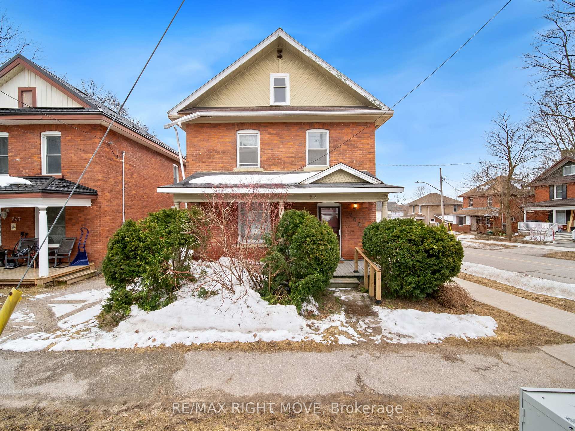 Front of 249 Harvey Street