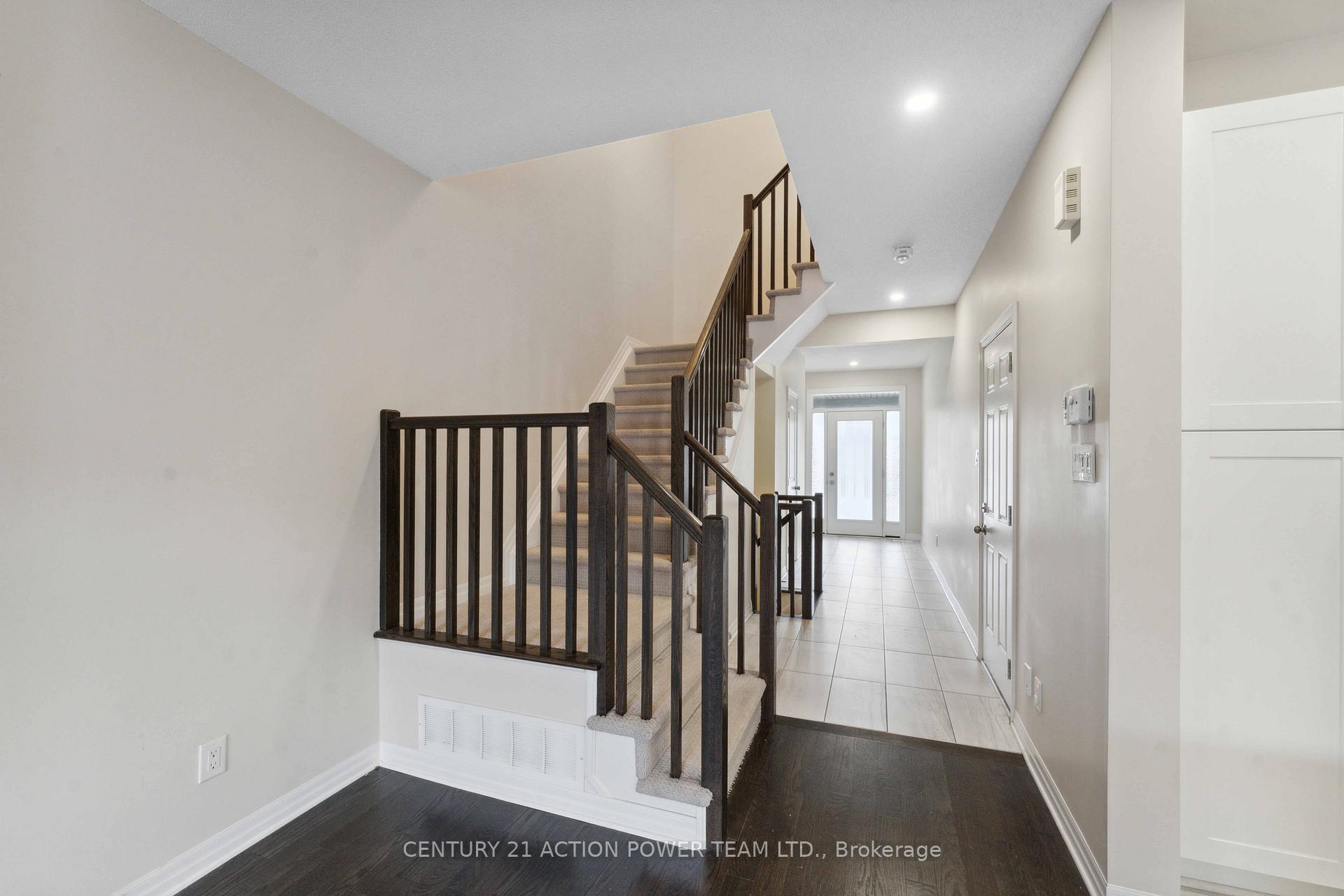 Photo 3 of 340 Broadridge Crescent, Ottawa, Mer Bleue/Bradley Estates/Anderson Park — HOMEH