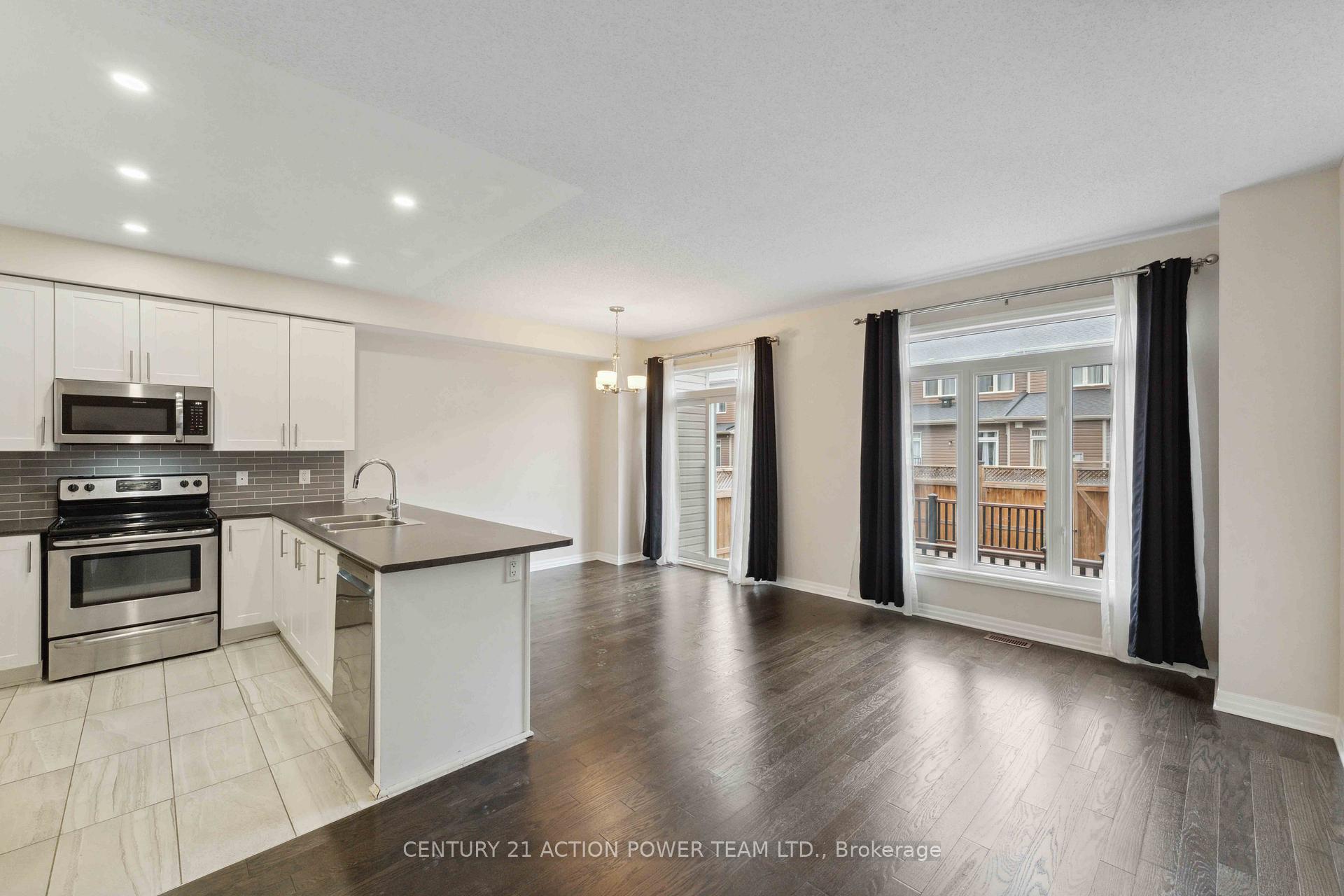Photo 6 of 340 Broadridge Crescent, Ottawa, Mer Bleue/Bradley Estates/Anderson Park — HOMEH