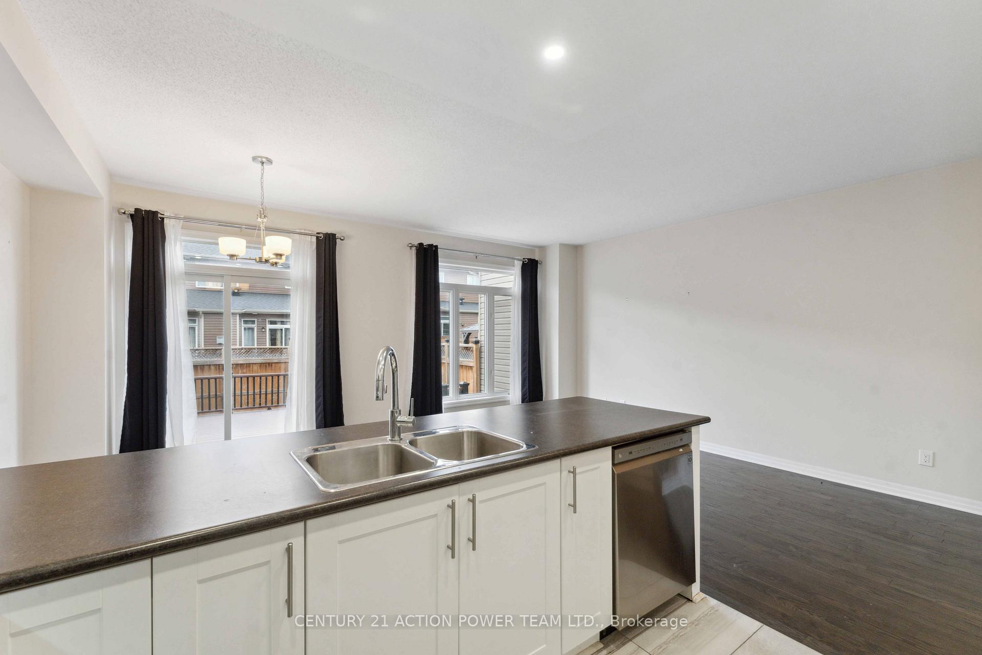 Photo 14 of 340 Broadridge Crescent, Ottawa, Mer Bleue/Bradley Estates/Anderson Park — HOMEH