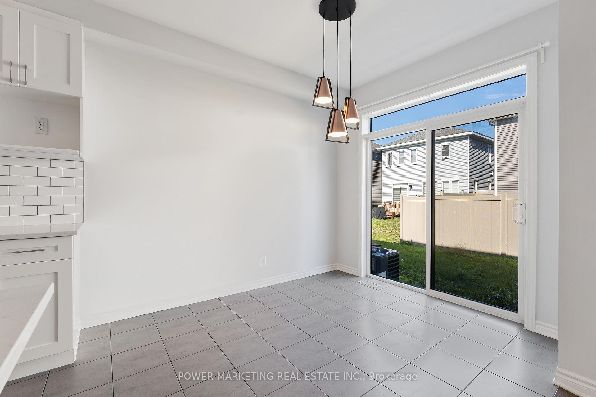 Photo 10 of 527 Catleaf Row, Ottawa, Avalon West — HOMEH