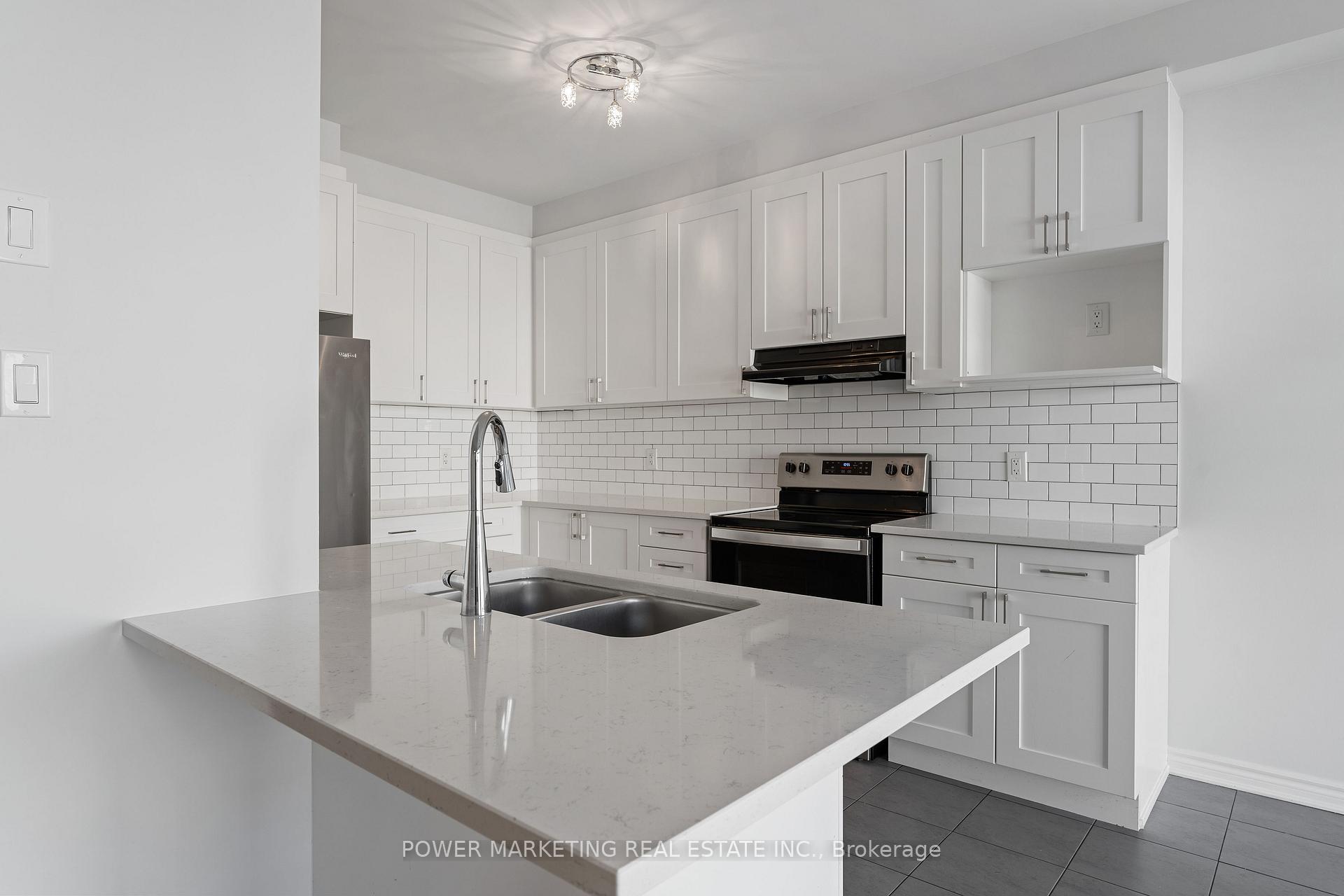 Photo 11 of 527 Catleaf Row, Ottawa, Avalon West — HOMEH