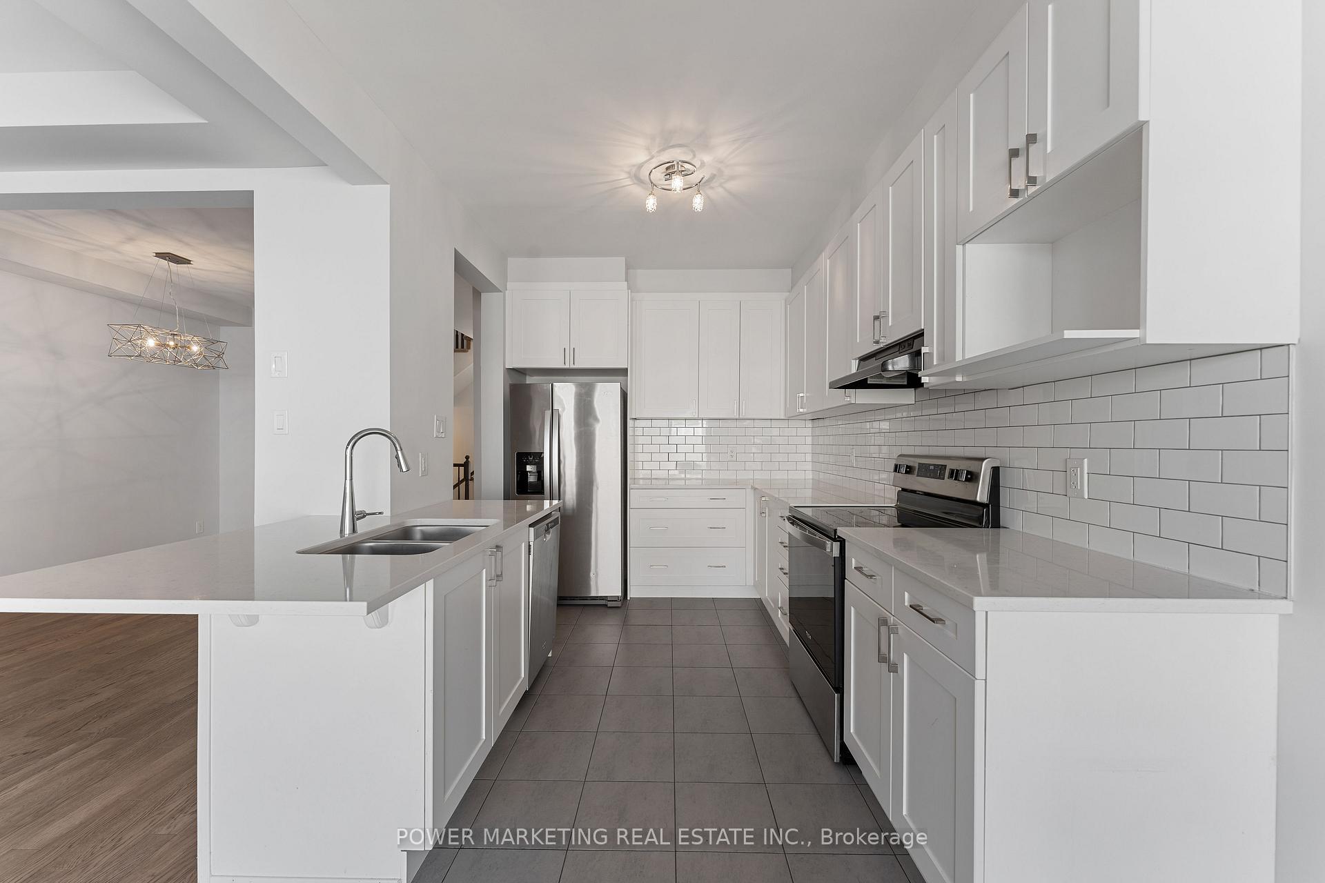 Photo 12 of 527 Catleaf Row, Ottawa, Avalon West — HOMEH