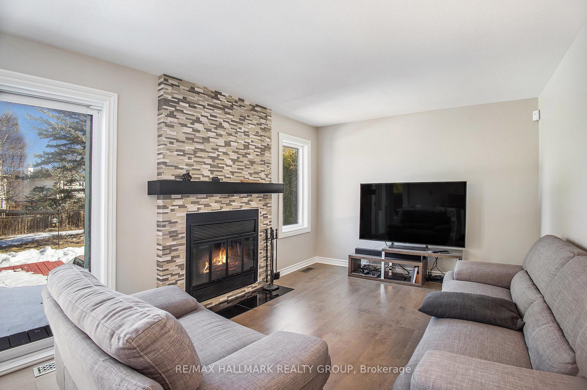 Photo 4 of 1797 Windflower Way, Ottawa, Chapel Hill — HOMEH
