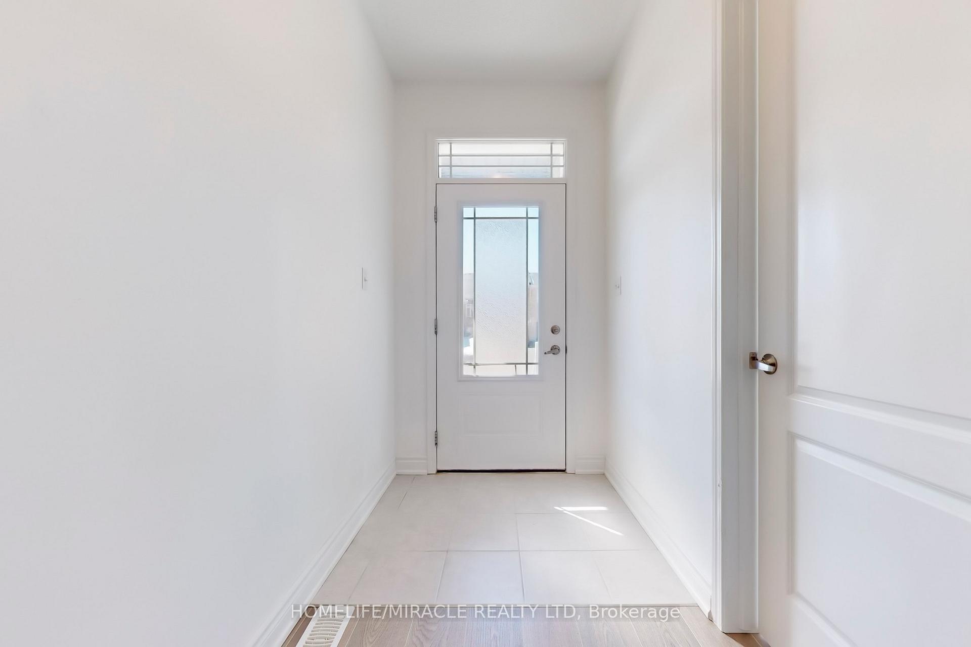 Photo 3 of 105 Isabella Drive, Orillia — HOMEH