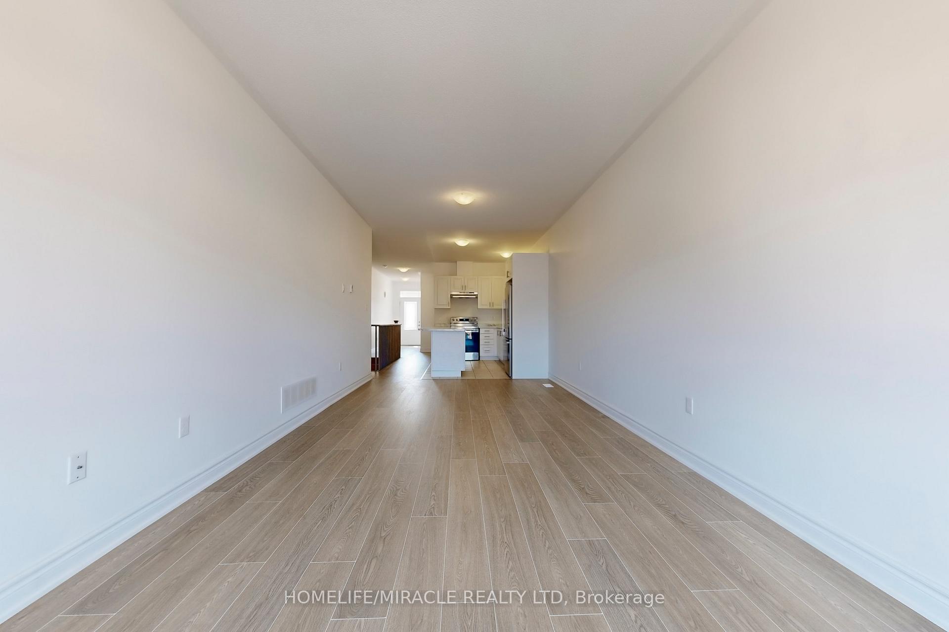 Photo 11 of 105 Isabella Drive, Orillia — HOMEH
