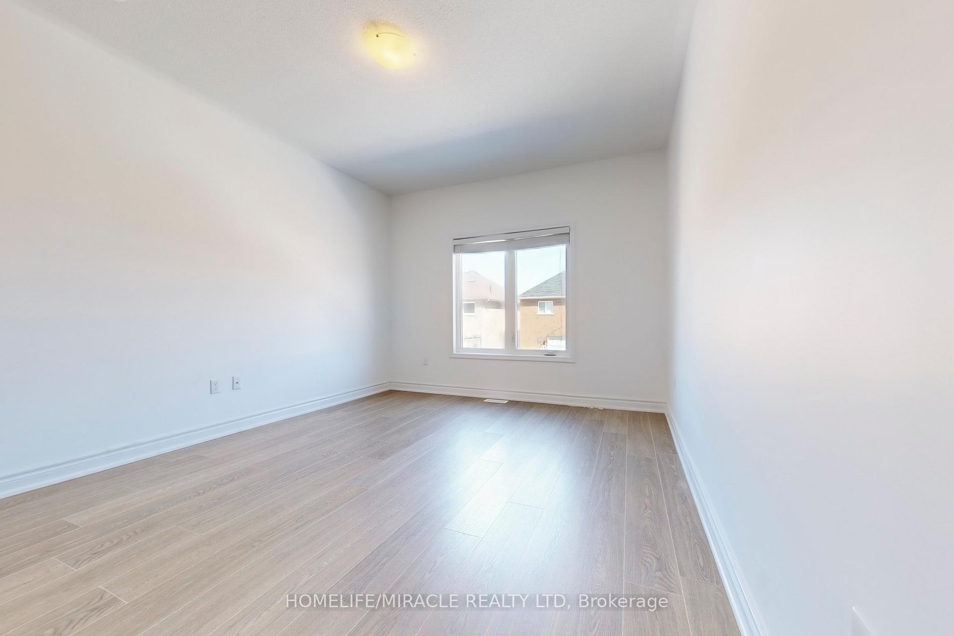 Photo 17 of 105 Isabella Drive, Orillia — HOMEH