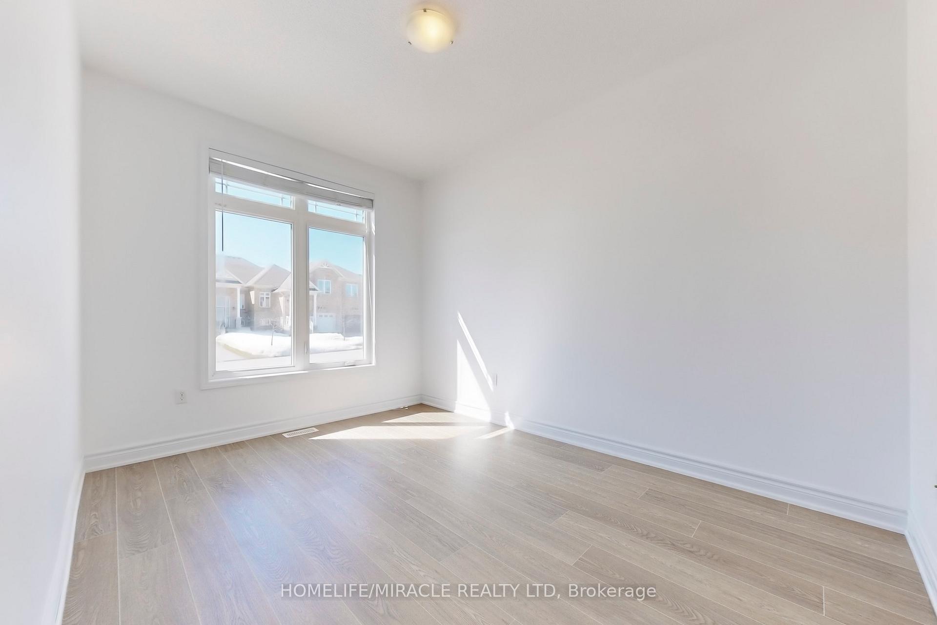 Photo 21 of 105 Isabella Drive, Orillia — HOMEH