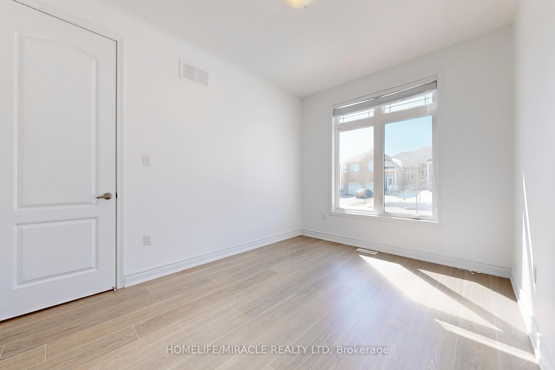 Photo 23 of 105 Isabella Drive, Orillia — HOMEH
