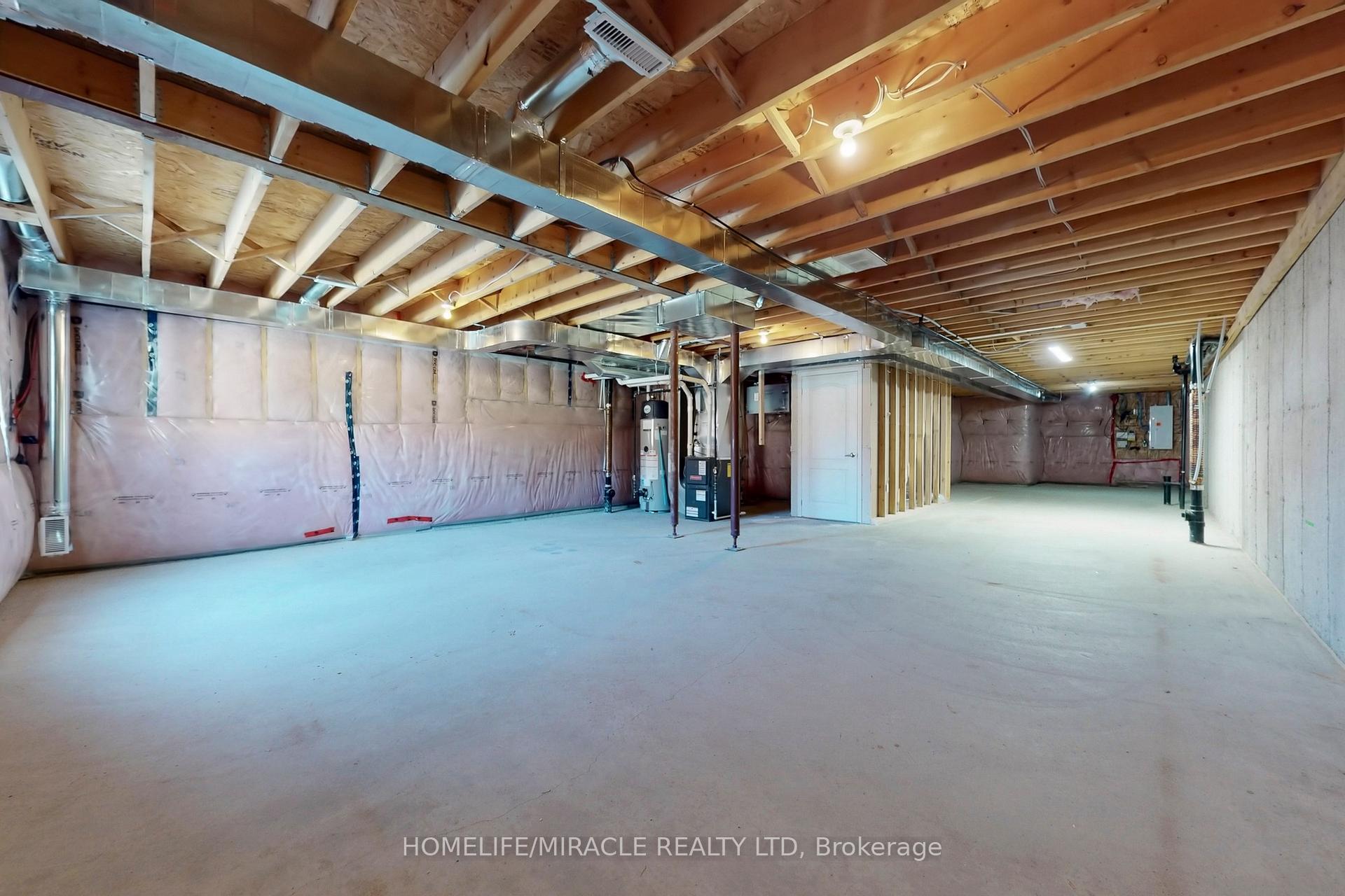 Photo 32 of 105 Isabella Drive, Orillia — HOMEH